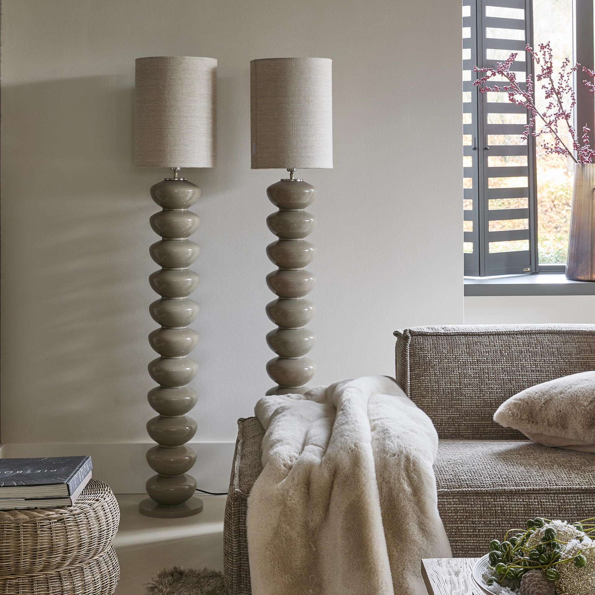 riviera-maison-wohnen Rivièra Maison – gemütliches Wohnambiente mit Plaid und Kissen